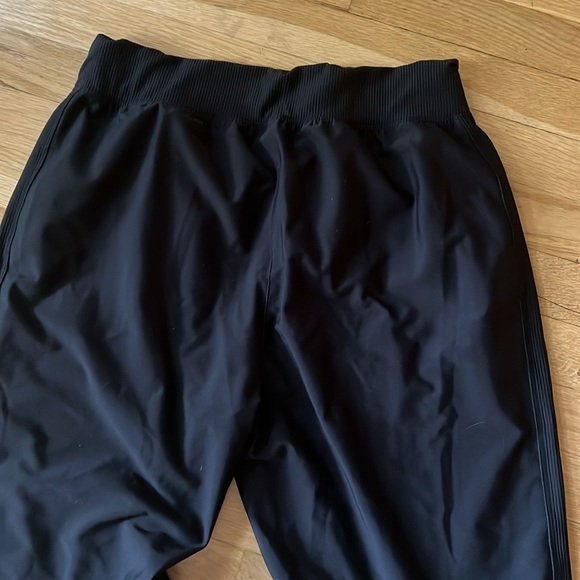 Old Navy Black Tapered Joggers, super soft - Picture 4 of 4